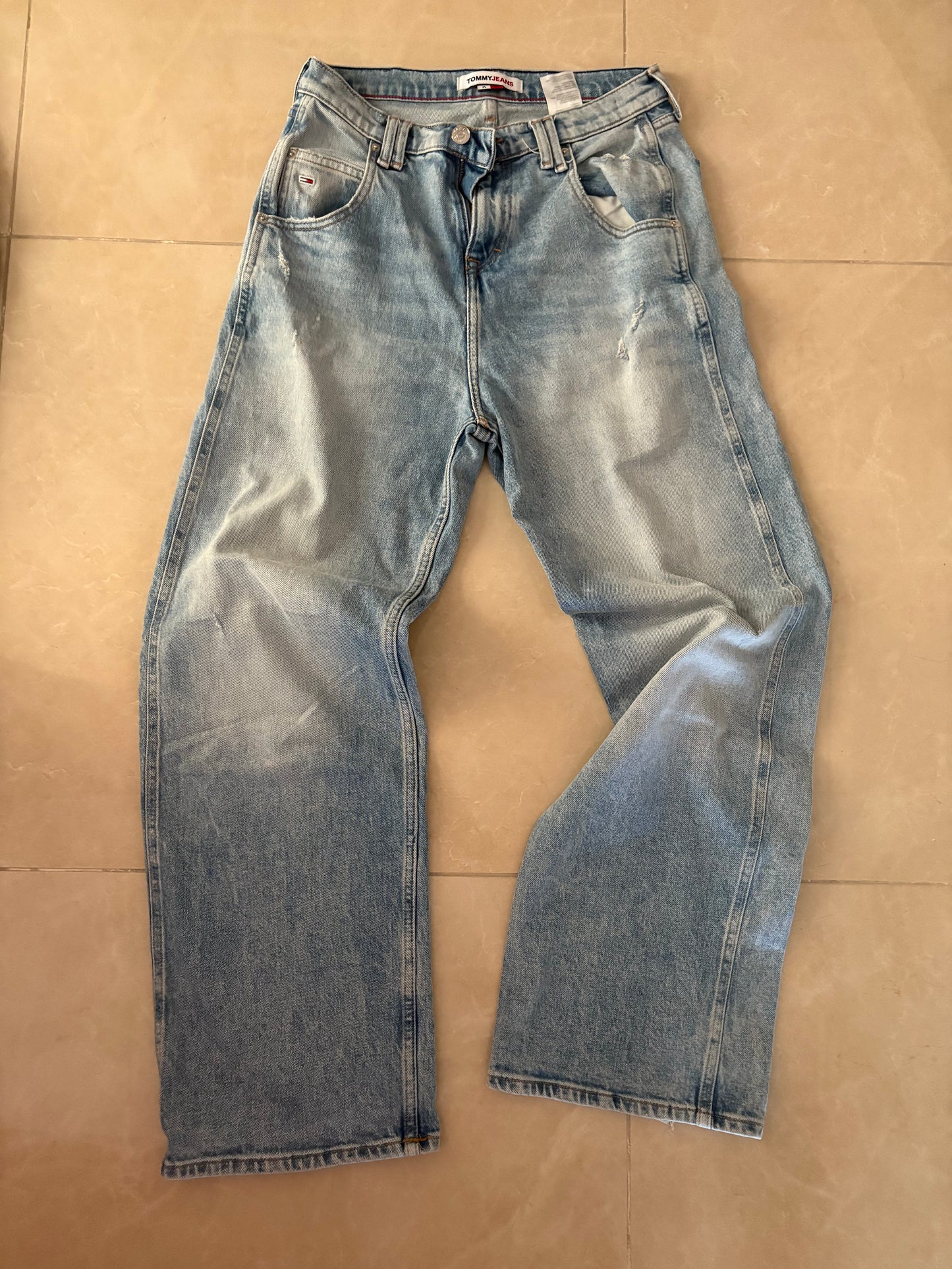 tommy jeans baggy